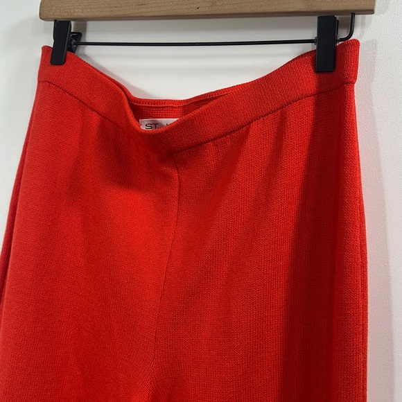 St.John collection Santana Knit Red Orange pull on wide leg pants size 12. - Picture 2 of 7